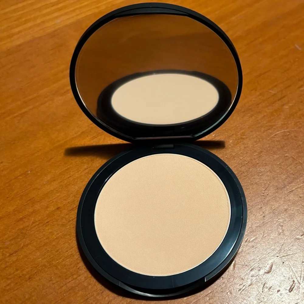 NARS Soft Matte Advanced Perfecting Powder Creek